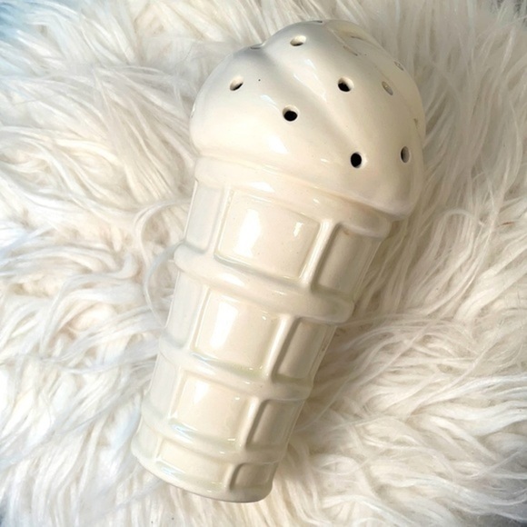 ICE CREAM SPRINKLE SHAKER | WHITE ICE CREAM NOVELTY SPRINKLES SHAKER - Picture 2 of 9